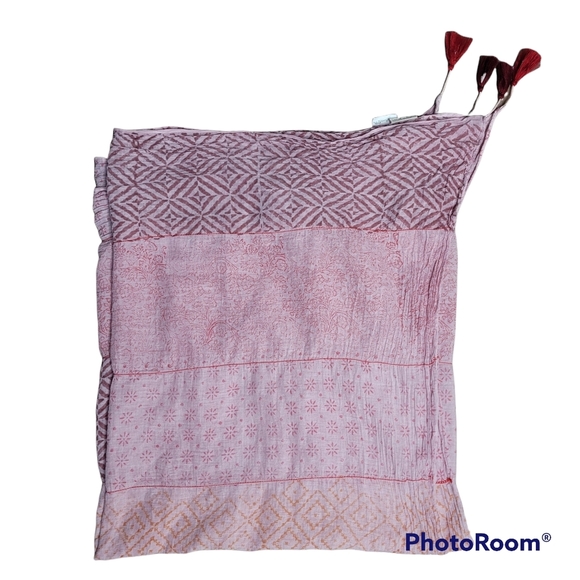 Hand printed red and pink scarf with tassels - Picture 1 of 12